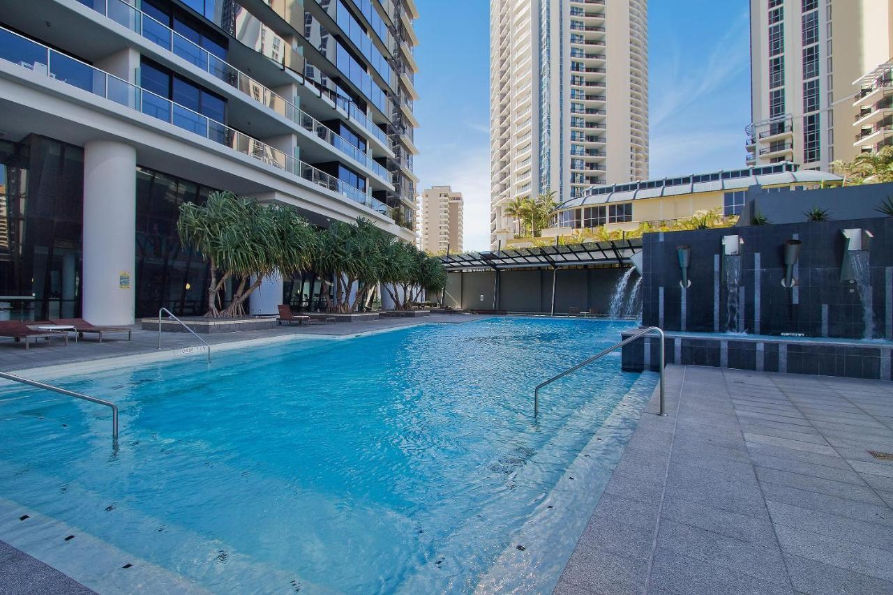 Apartment Circle On Cavill - 2 Bedroom Hinterland In The Heart Of Surfers Paradise *